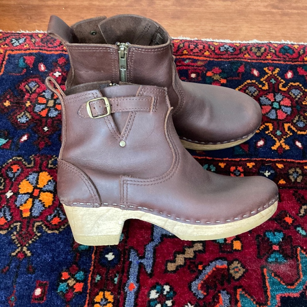 No. 6 5” Leather Clog Buckle Boot on Mid Heel 40